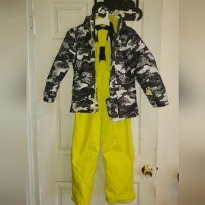 Boys Snow Set (snow-ski pants/jacket combo); Size 7/8 yrs; Yellow; Black & White